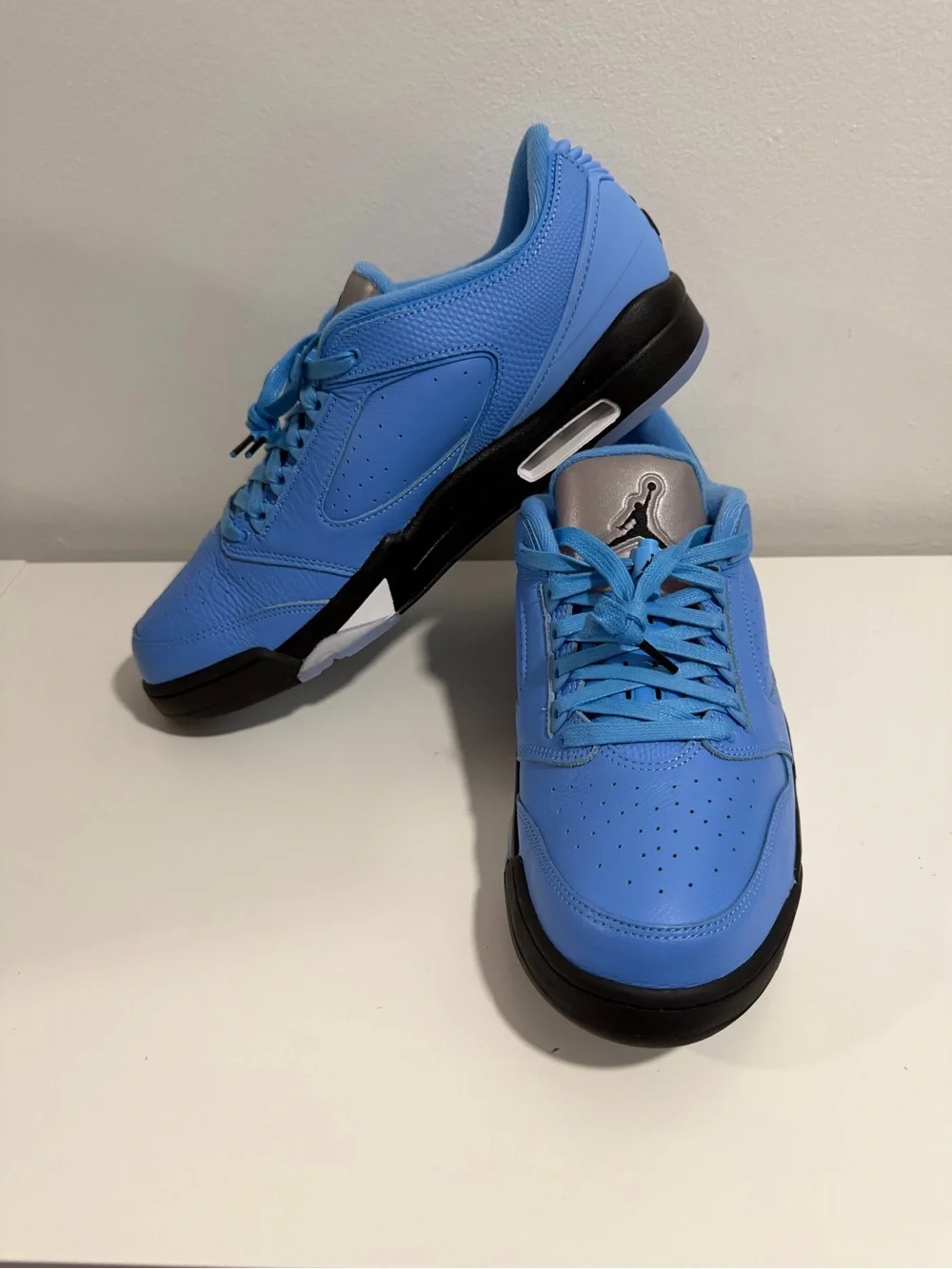 Jordan Men's Low-Top Athletic Sneakers in Light Blue and Black
